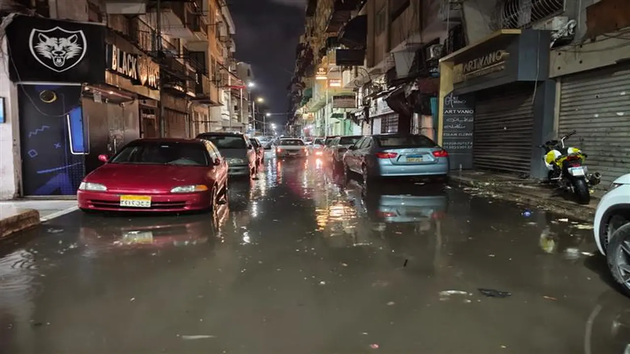 أمطار غزيرة ومخاطر البرق والرعد تهدد مناطق الجيزة بينها الدقي والعجوزة